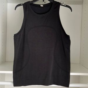 Black lululemon workout tank